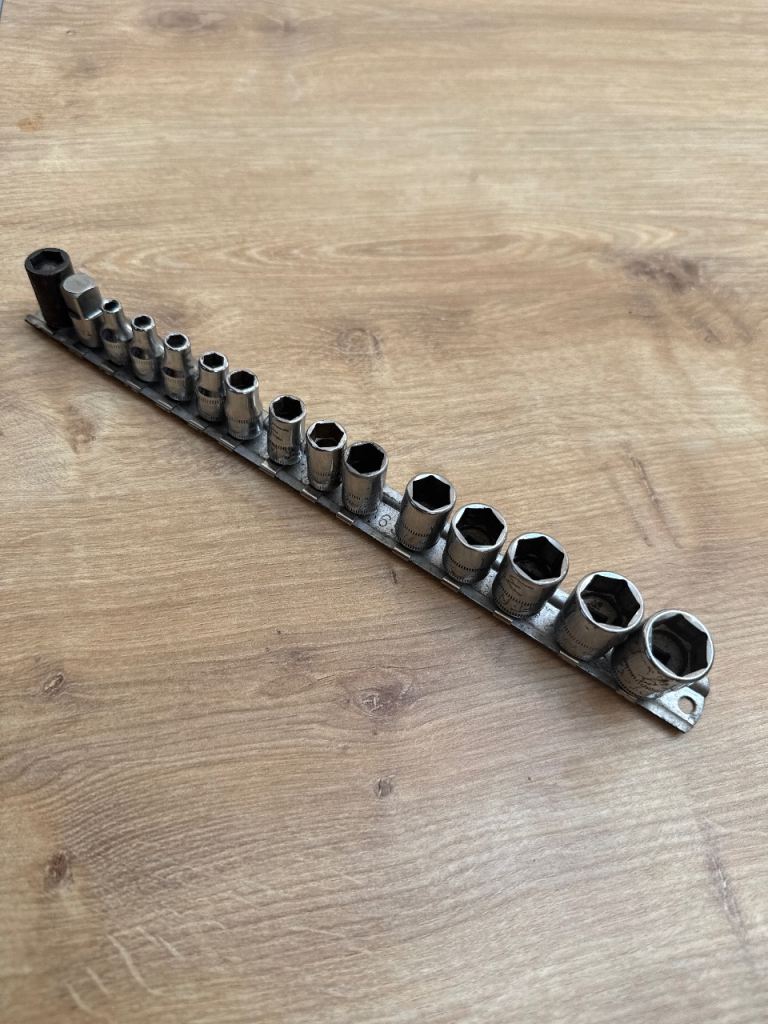 Snap-on 1/4 Drive Metric Shallow Chrome 6-Point Socket Set 15pc On Rail