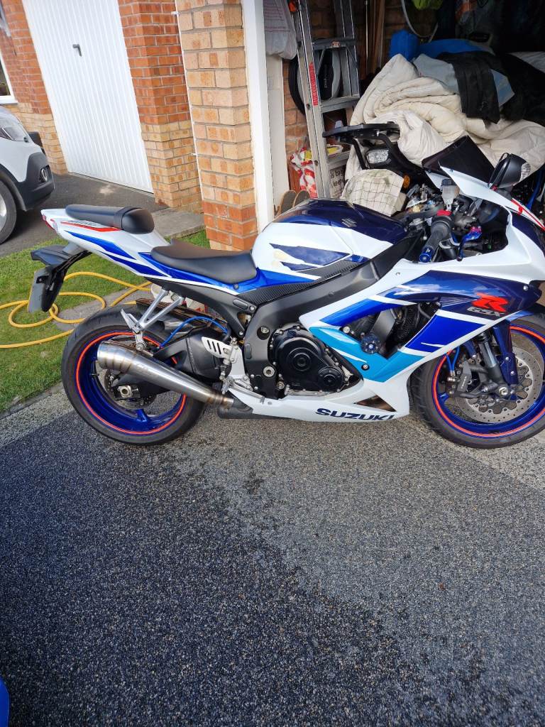 Suzuki  GSXR750 2010, 749 (cc)