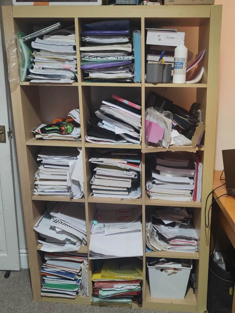 Wooden Storage Unit / Bookcase – 16 Cubes 📚