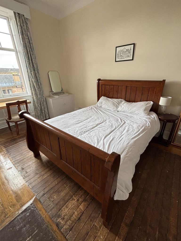 King Size Sleigh Bed 