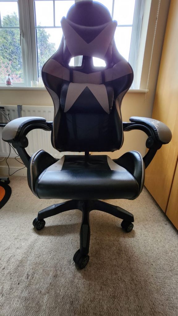 Free Desk & Gaming Chair