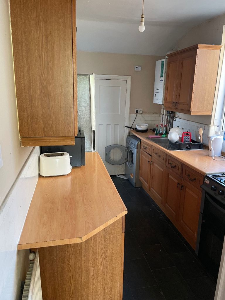 Double room tolet in fishponds 