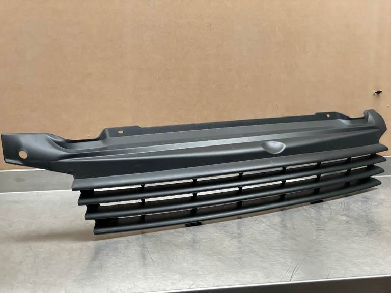 VW transporter front grille