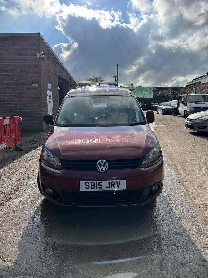 Volkswagen Caddy Caddy Maxi C20 Life TDI Semi-Auto (red) 2015