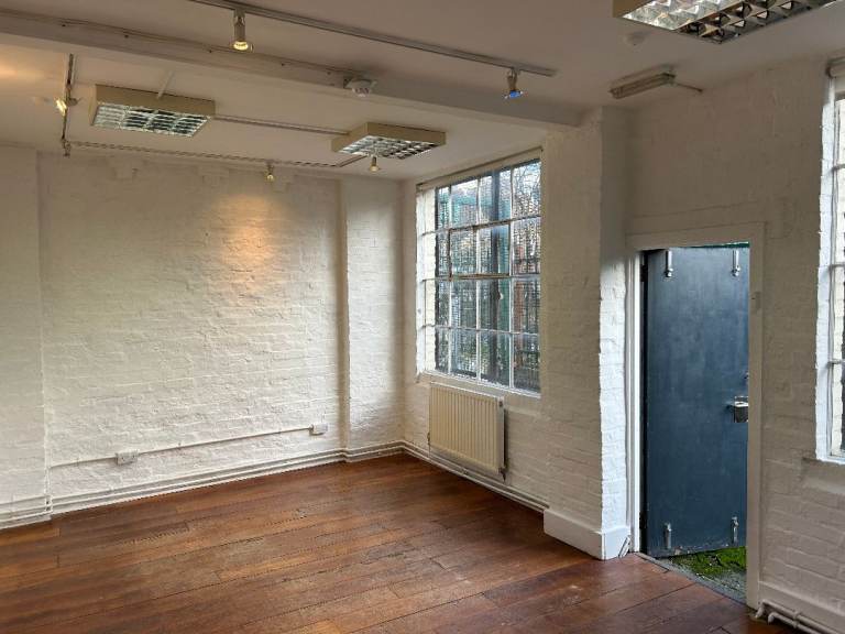 Commercial studio l Creative studio l Photographic studio l Office space. Finsbury Park N7