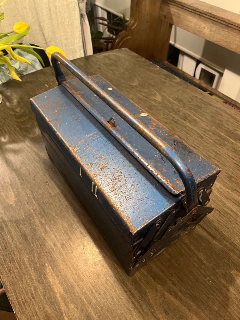 Metal toolbox