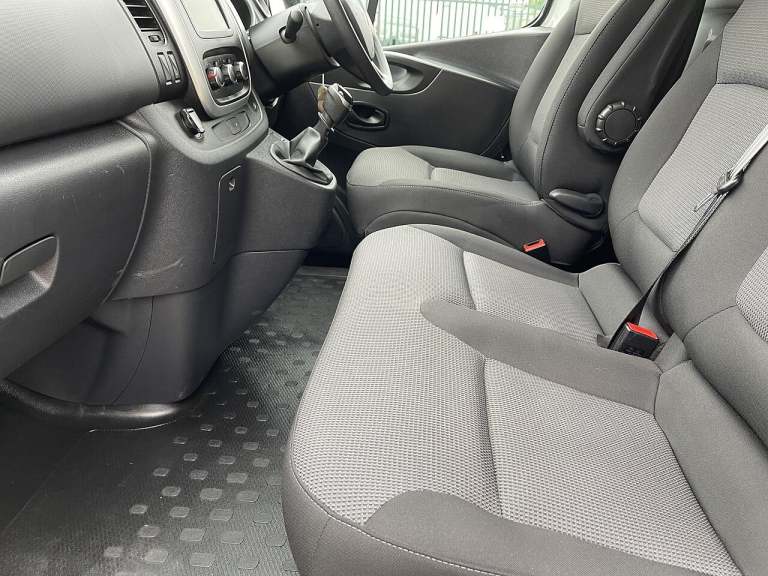 2021 Renault Trafic SL30 ENERGY dCi 120 Business Van PANEL VAN DIESEL Manual