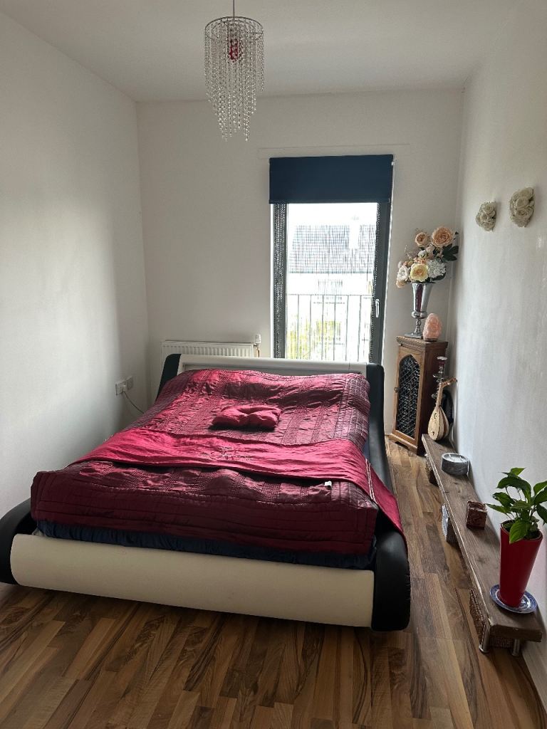 Room max 3 days rental £40 per night