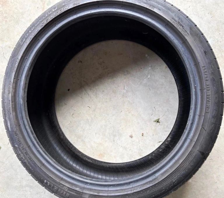 Part Worn Tyre PIRELLI 245/40 R19 98V XL M+S Cinturat All Season Plus - Part Worn 4.3mm