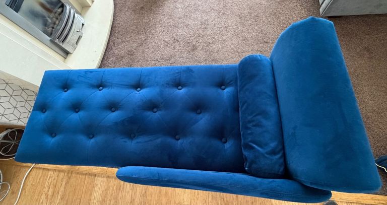 Chaise Lounge 