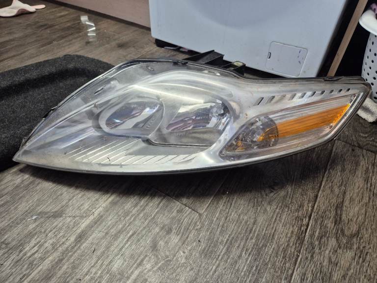 Ford mondeo 2009 headlight unit
