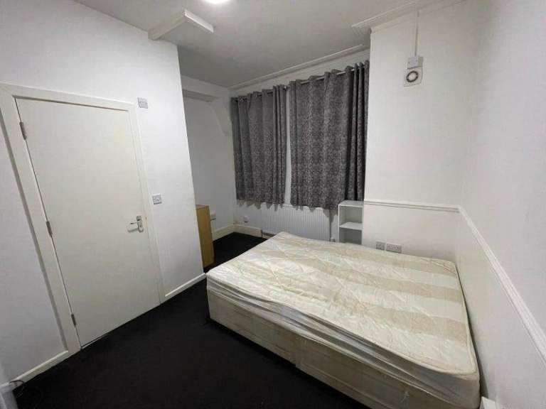 Double room to let