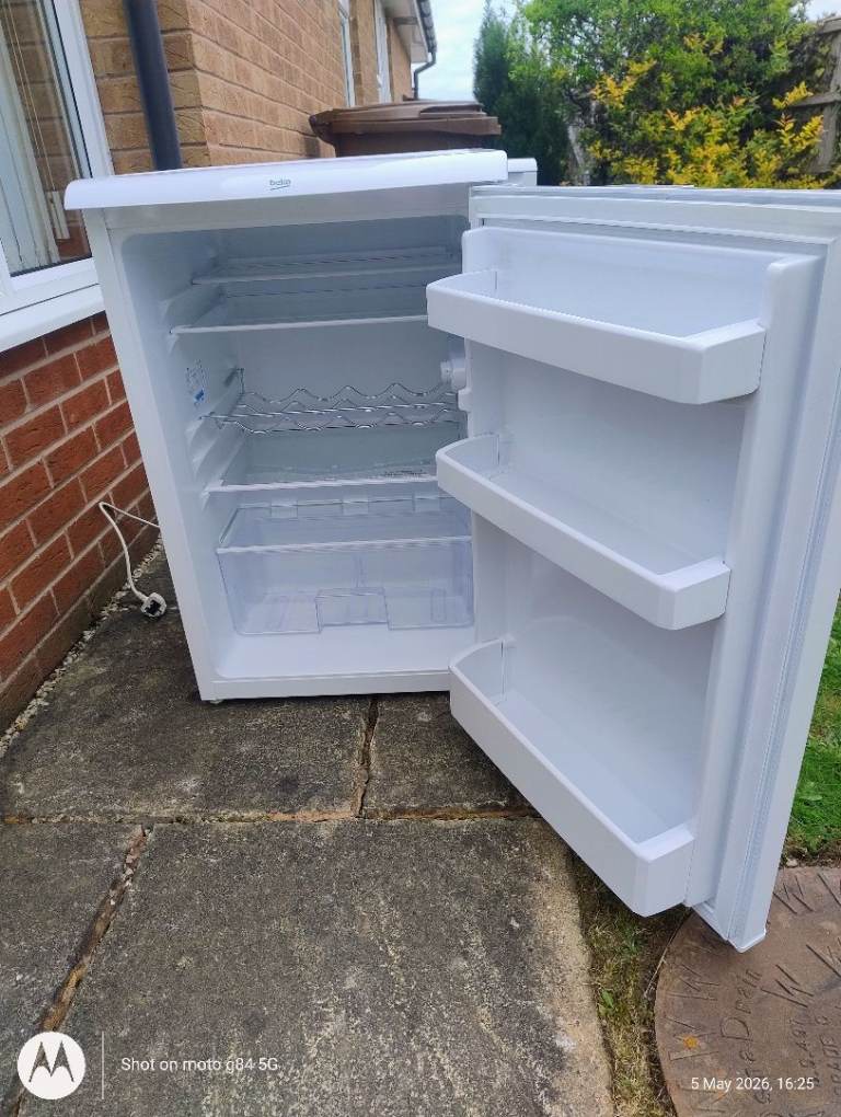 Under counter fridge