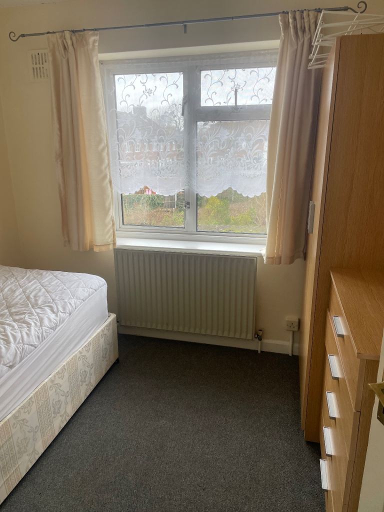 Single room to rent 