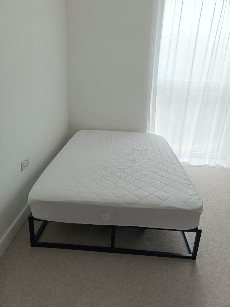 Double Bed & Mattress 120x190cm – Nearly New Condition