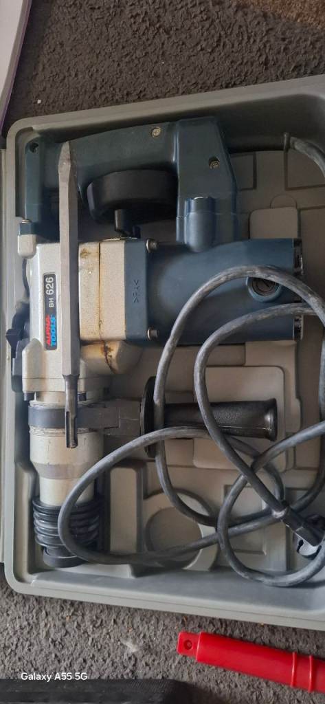 Alpha tools BH 626 Hammer Drill with Case and Bits – Good Condition