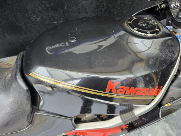 KAWASAKI GPZ 600 R PROJECT BIKE HPI CLEAR