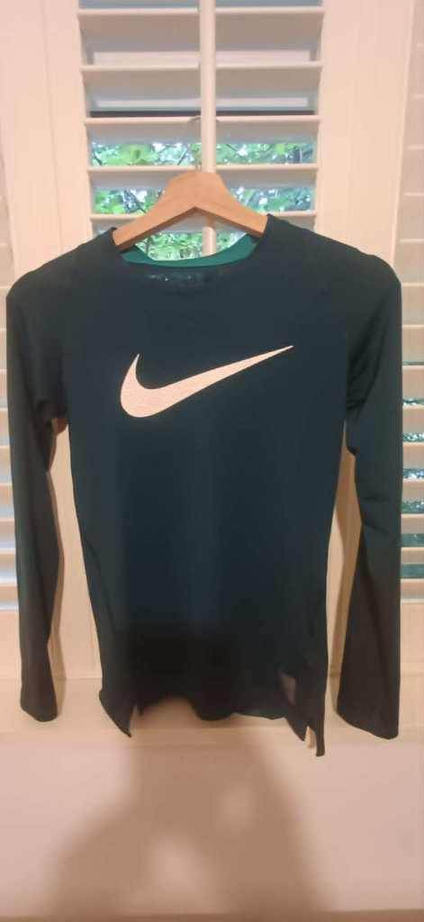 Kid's Nike pro long sleeve top