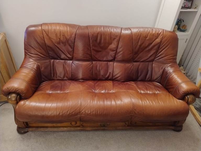 For sale - Leather suite with wooden base & matching power recliner armchair 