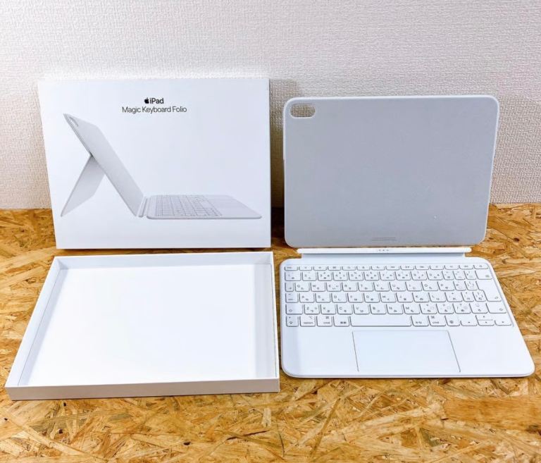 Apple Magic Keyboard Folio for the iPad