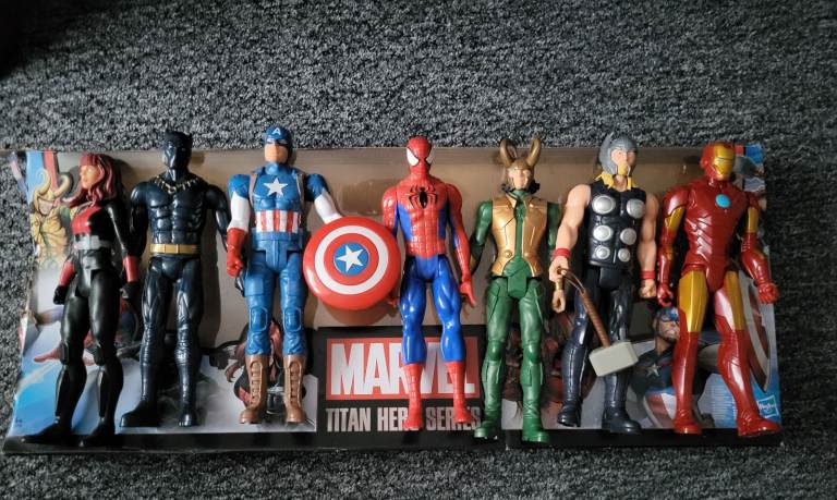 Avengers Figures 7 in total Basically New