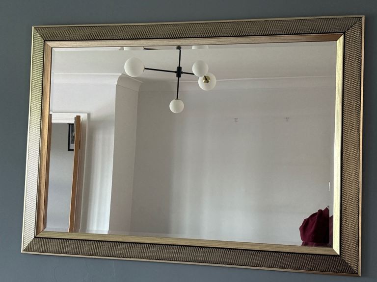 Large Gold Framed Mirror – Excellent Condition