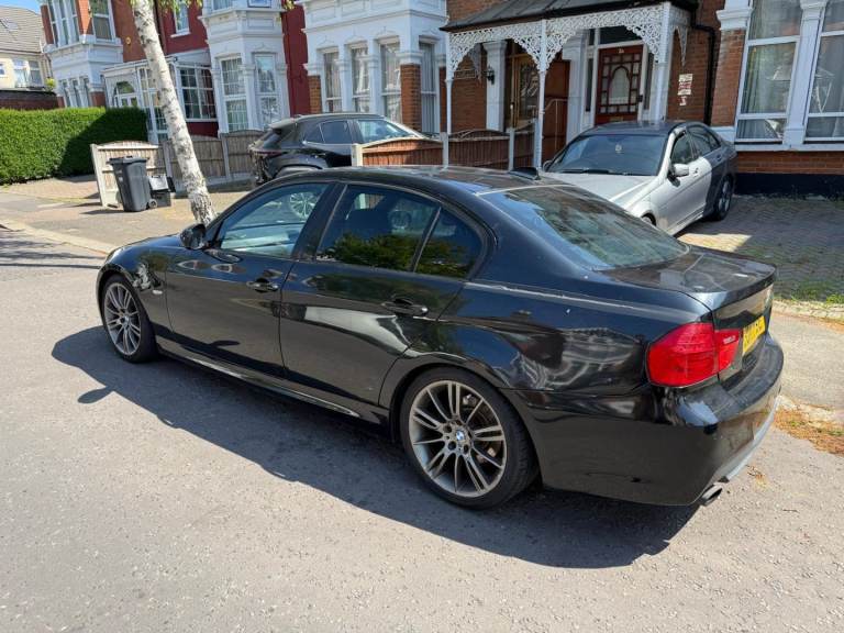 BMW, 3 SERIES, Saloon, 2011, Manual, 1995 (cc), 4 doors