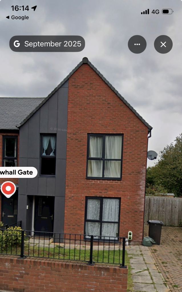 3 bedroom house in Leeds looking to swap with someone in London 