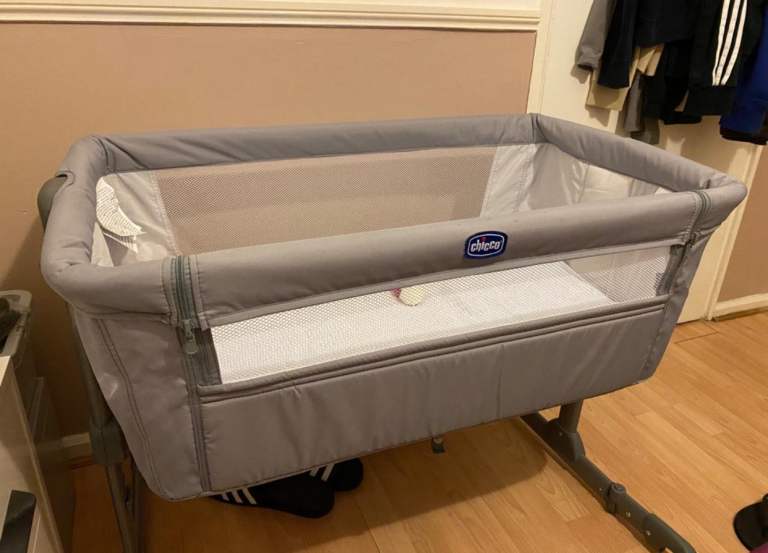 Chicco Next2Me Side Sleeping Crib