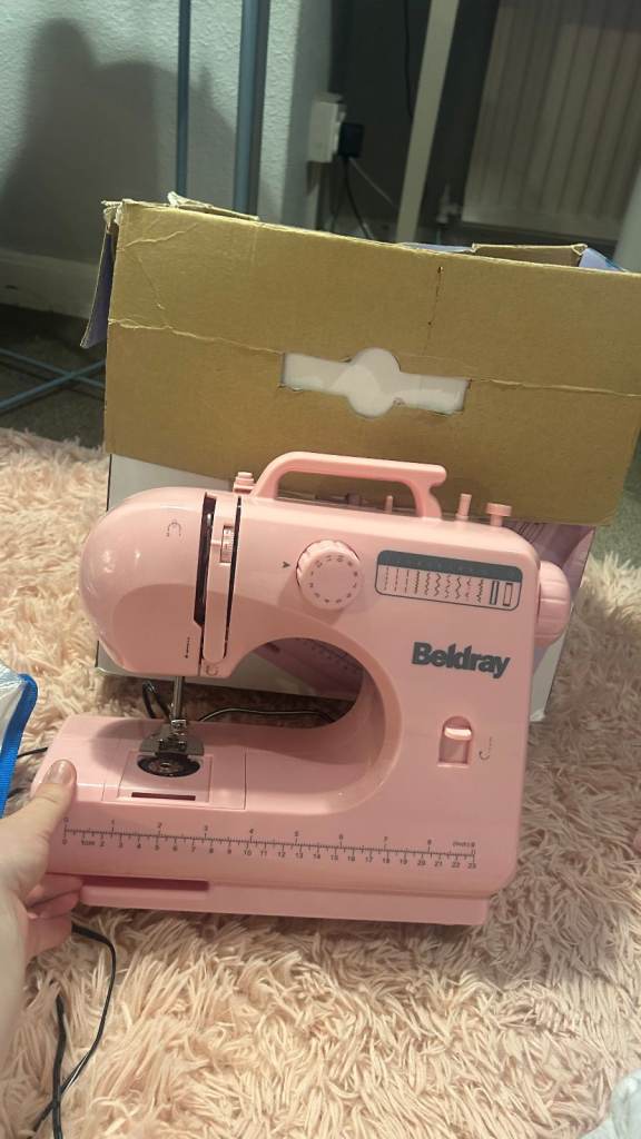 Beldray 12 Stitch Sewing Machine - Pink, As Good As New