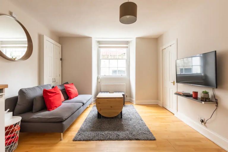 TAKEN - 2 Bed Flat In West End, Near Haymarket