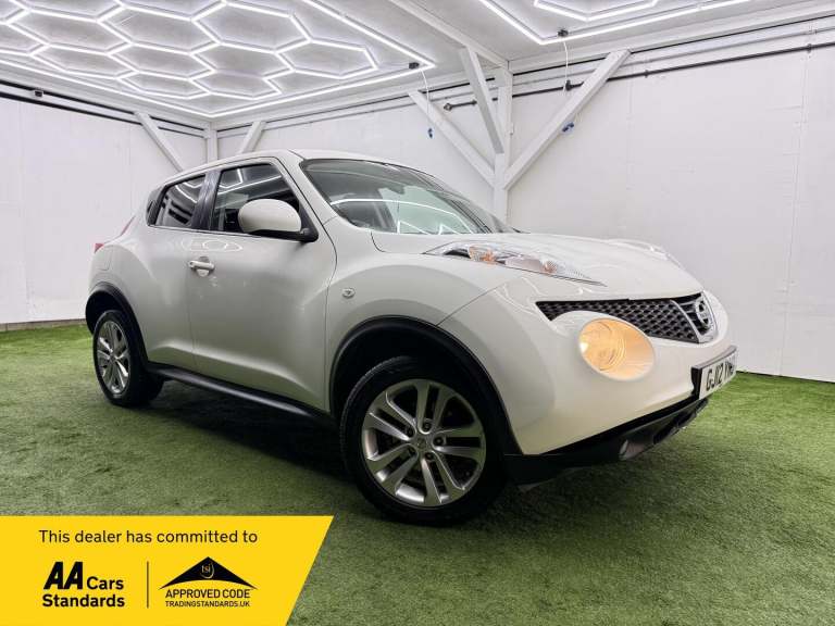 2012 Nissan Juke 1.6 Acenta 5dr CVT [Premium Pack] HATCHBACK PETROL Automatic