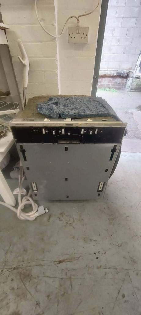 Integrated Dishwasher - Good Working Condition