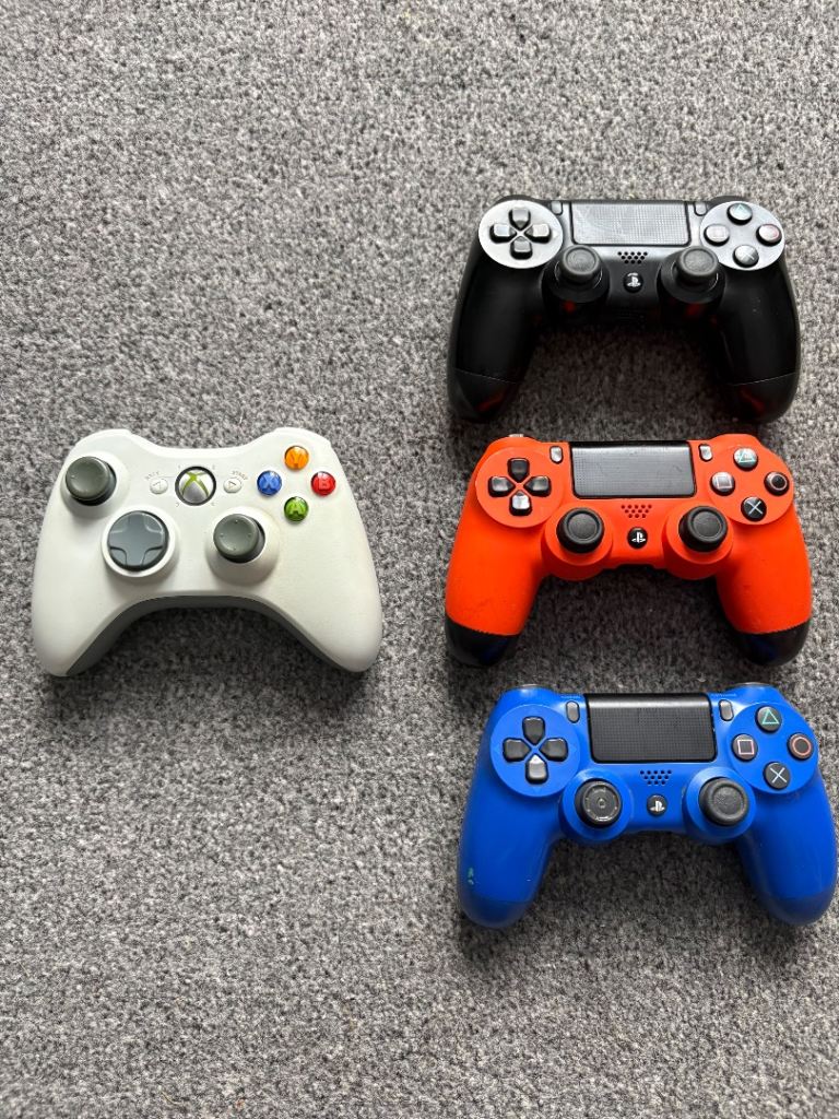Xbox 360 and PS4 Controllers – Good Condition