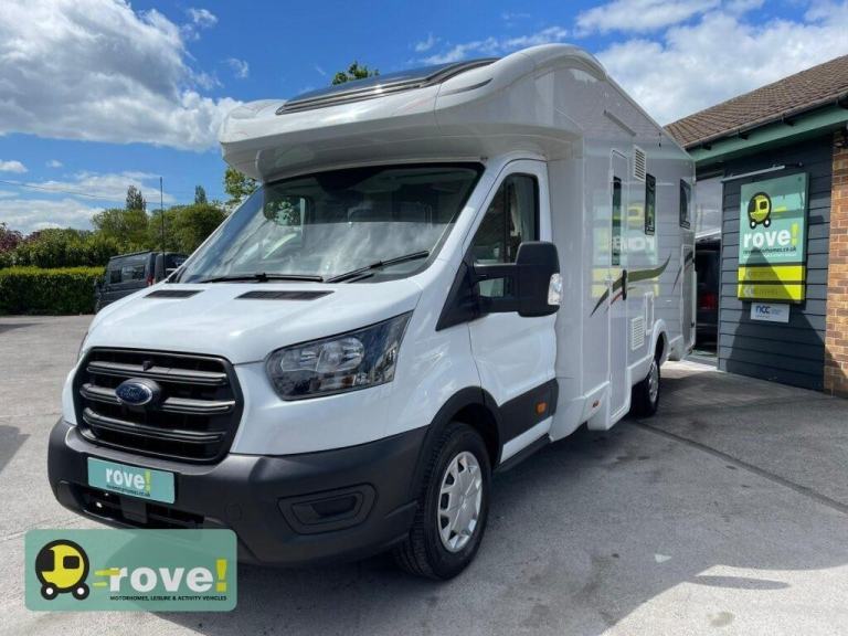 Rollerteam Zefiro 685 Automatic 4 berth 4 belt Rear garage motorhome