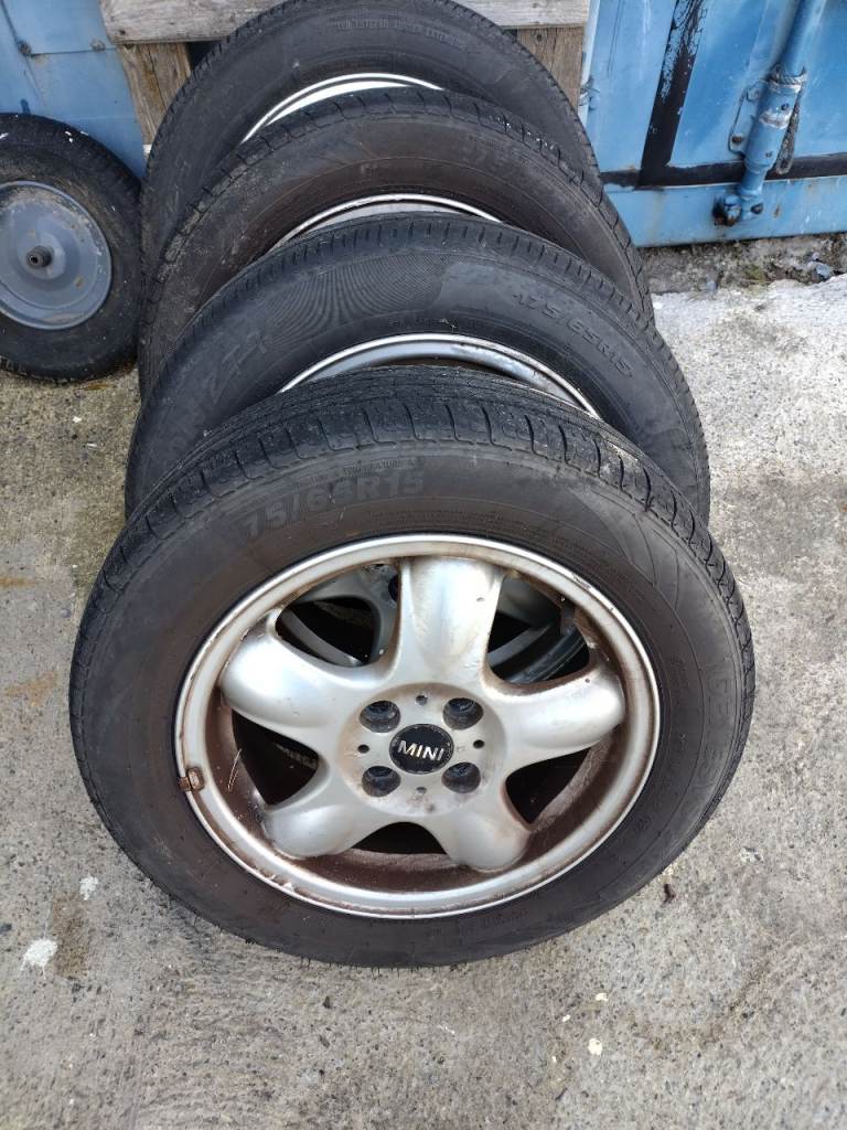 4 Mini cooper 2009 wheels