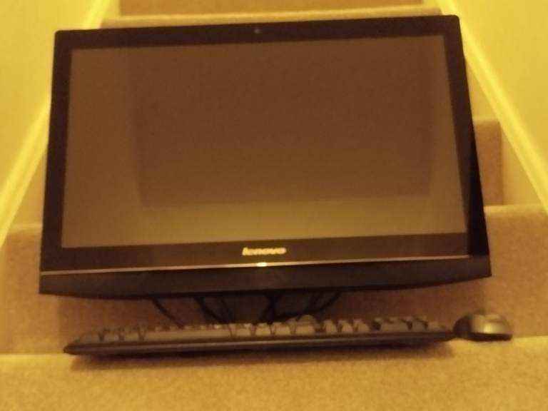 Lenovo All In One PC 23.8" Touch screen