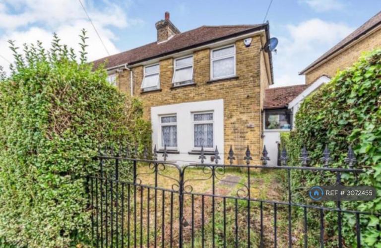 3 bedroom house in Meads Avenue, Sittingbourne, ME10 (3 bed) (#3072455)
