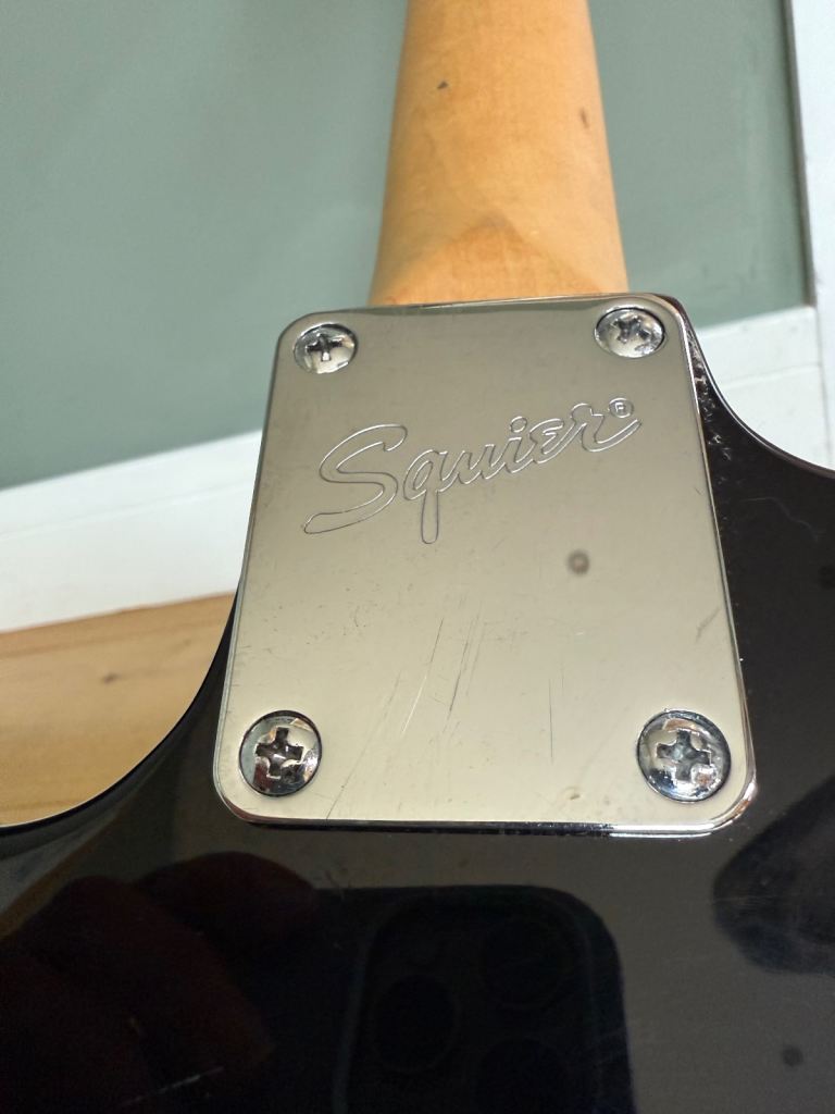 Fender Squier Mini Strat 3/4 Size mini Black Immaculate & Stand