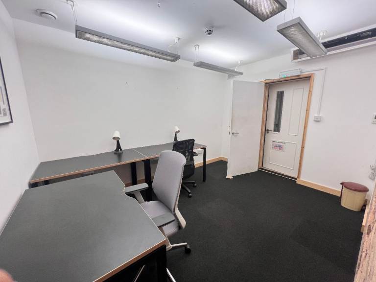 Office | Creative Space | Music Studio | Soundproofed Room to rent in Hackney Central E8
