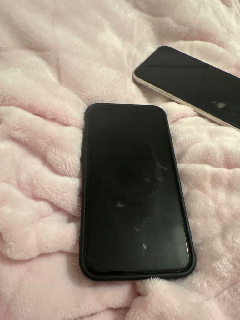 iPhone 11 white 