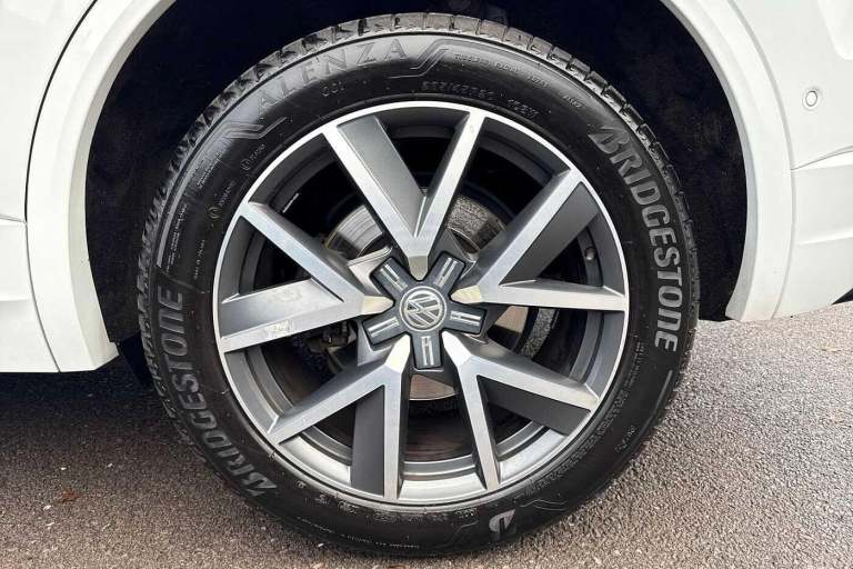 2018 Volkswagen Touareg 3.0 V6 TDI 4Motion R-Line Ã¢Â­Â14 way power adjustment, Innovation cockp...
