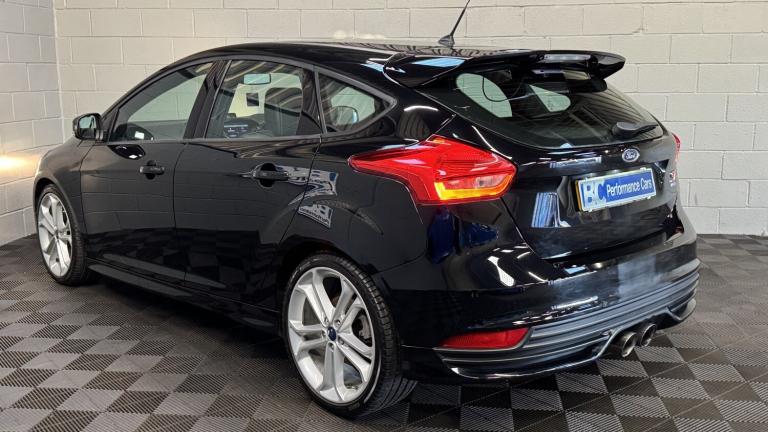 FORD FOCUS 2.0 T EcoBoost ST-2 Black Manual Petrol 2016