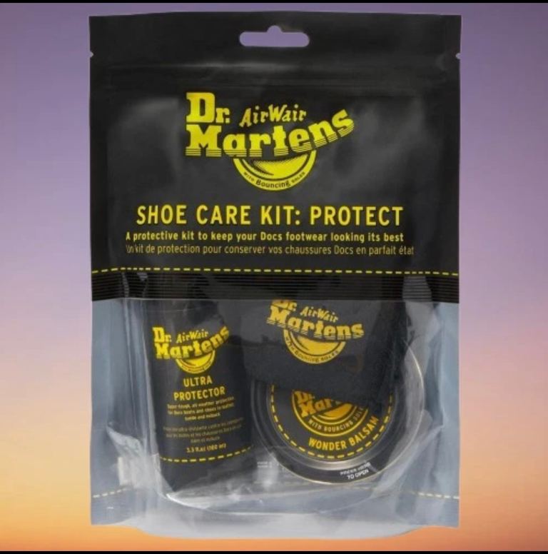 Dr. Martens Shoe Care Kit: Protect Wonder Balsam Ultra Spray Microfibre Cloth