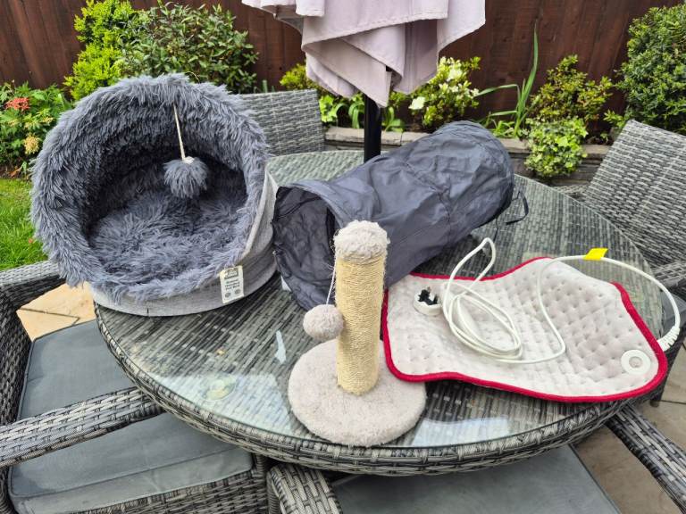 Kitten accessories tunnel scratch post bed and small heat pad
