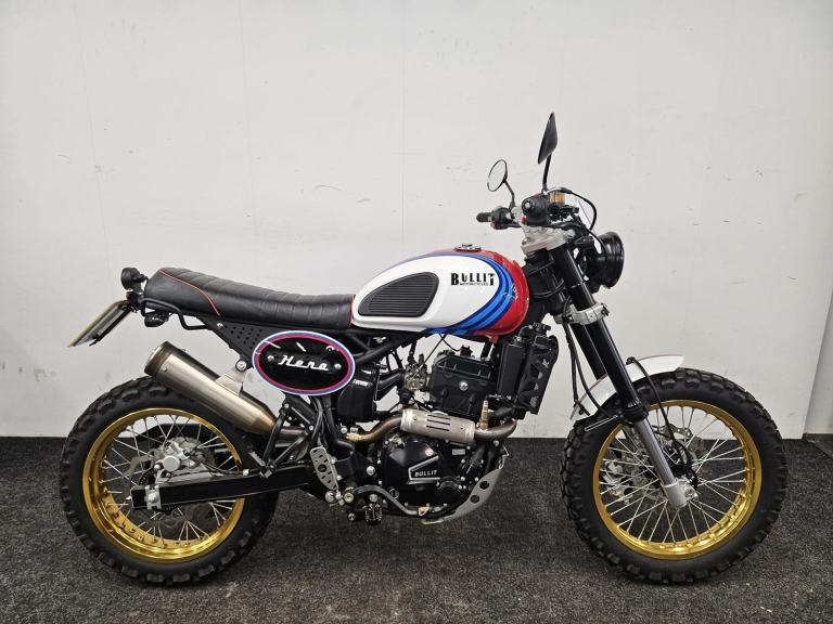 BULLIT MOTORCYCLES HERO 250 *** LOW MILES - 2 OWNERS - 2 KEYS