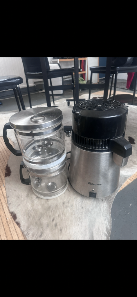 Water Pure Water Distiller with 2 x 4 litre glass jugs