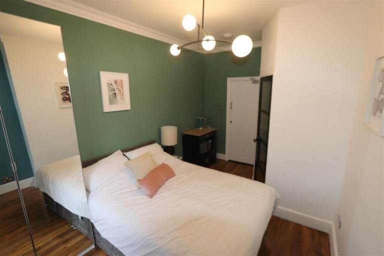 1 bed Room to Let Beedell Avenue, Westcliff On Sea