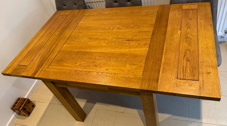Oak Furniture Land dining table 