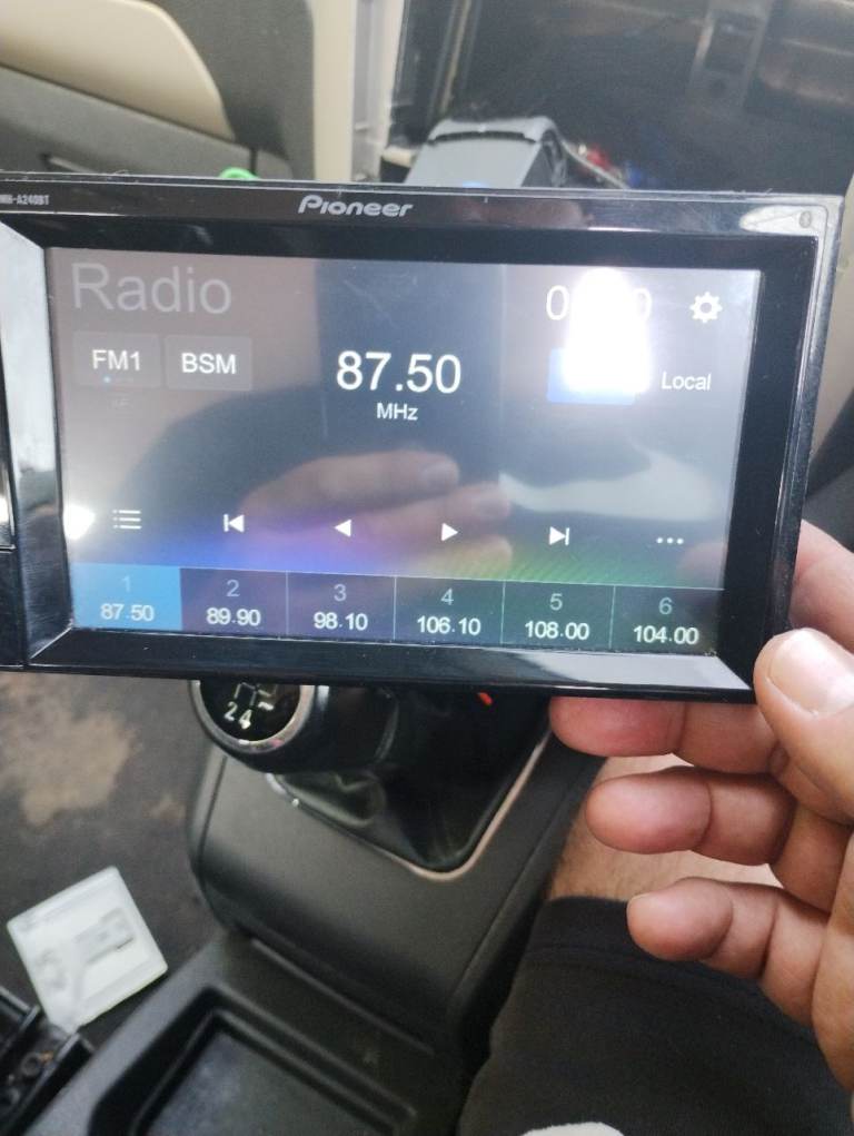 Pioneer double din Bluetooth stereo £75